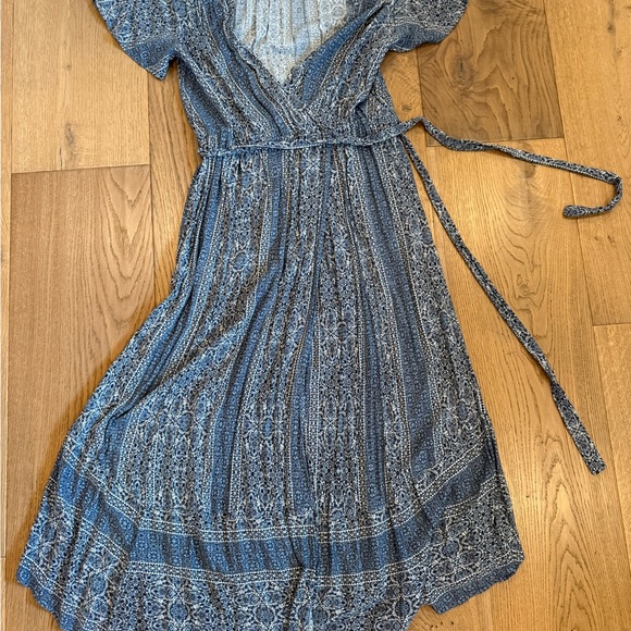 Dress Collection - Picture 2 of 6